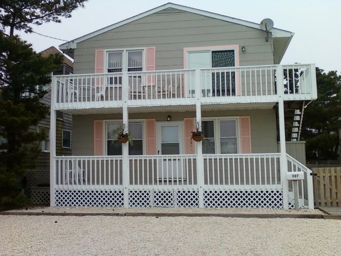 View Pet Friendly Beautiful Shore House