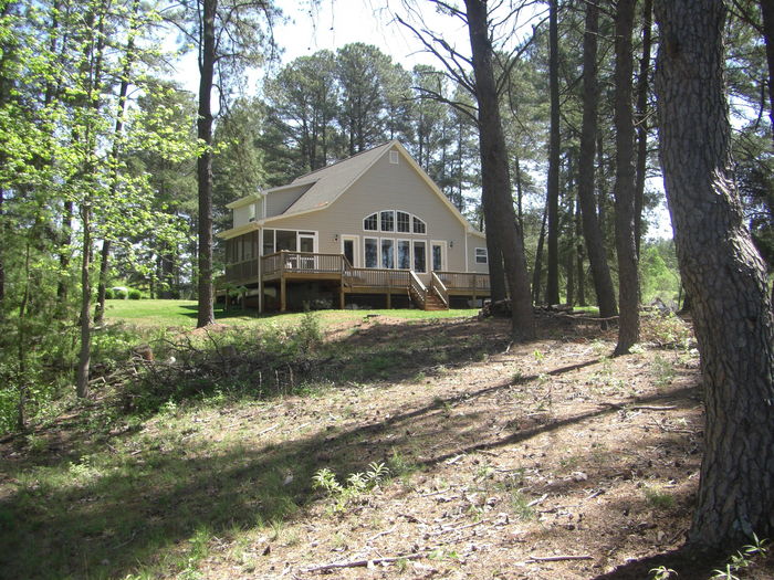 View SERENITY ON LAKE HARTWELL