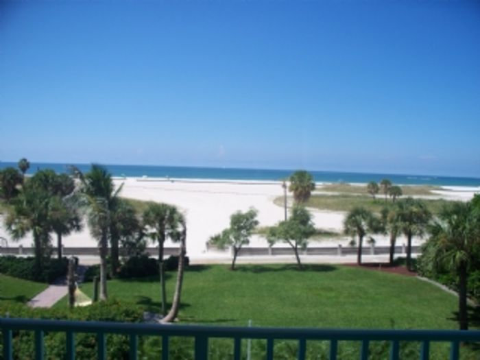 View Upscale Spacious GULFFRONT Condo