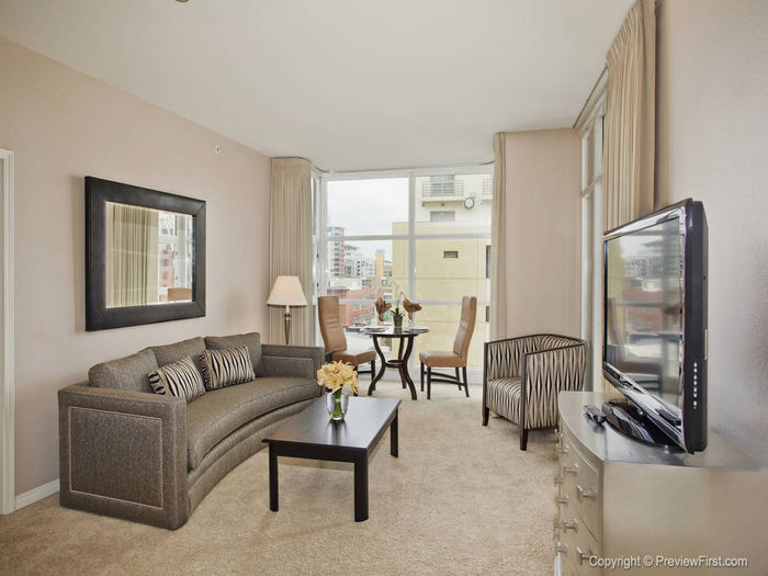 View 2 BD2BA CLASSY GASLAMP CONDO NEAR