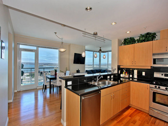 View 2BD2BA MARVELOUS CONDO WITH STUNNING