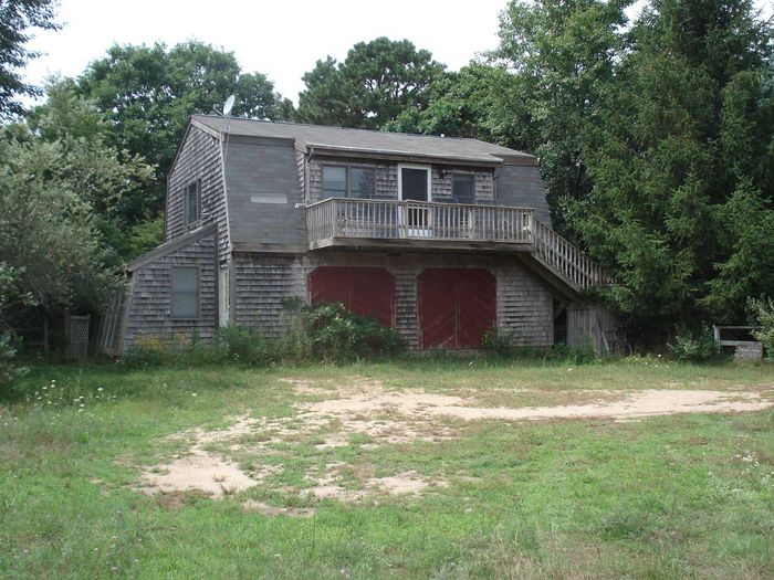 View Marthas Vineyard  FIeld Rental