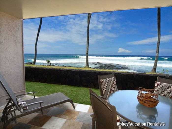 View Kona Reef Oceanfront Condo