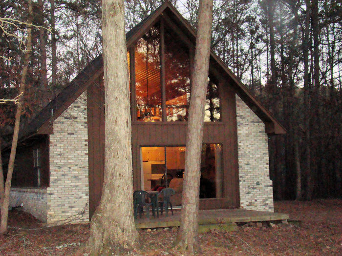 View Cozy Pine Cottage  Quaint Comfort