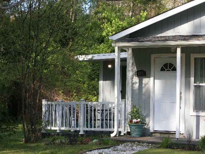 View Coastal Cottage