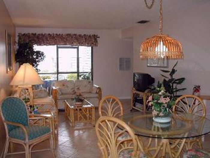 View Sunny Orlando Condo near attractions