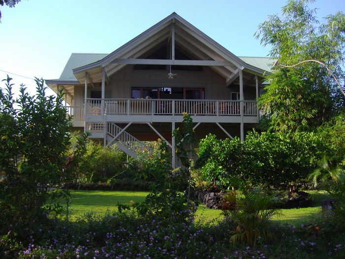 View Beautiful Hawaiian Home  200 ft