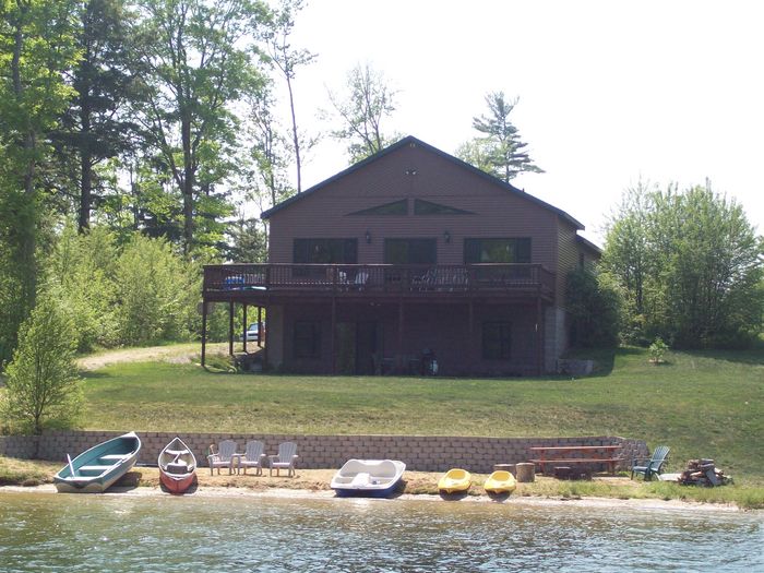 View SnowShoe Inn