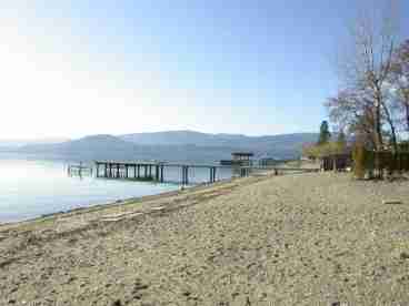 View  Bluebird Lakefront Cottage