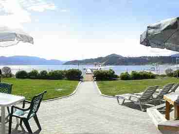 View Lakefront Beach House in Kelowna