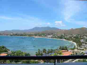 View Luxury Beachfront Pent House