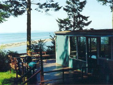 View 10000 Waves Shorefront Cabin