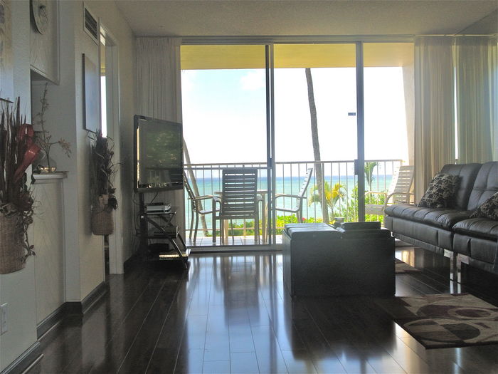 View Direct Oceanfront 1BR Suite at